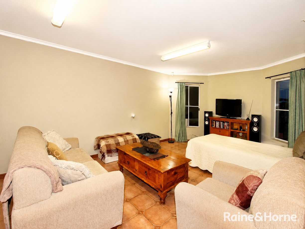 44 Ravenhill Boulevard — photo 9 of 19