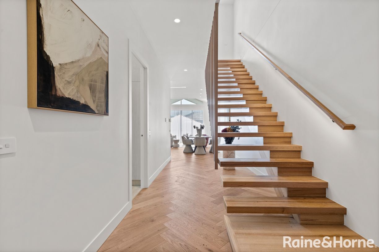 54A Sutherland Street — photo 9 of 18