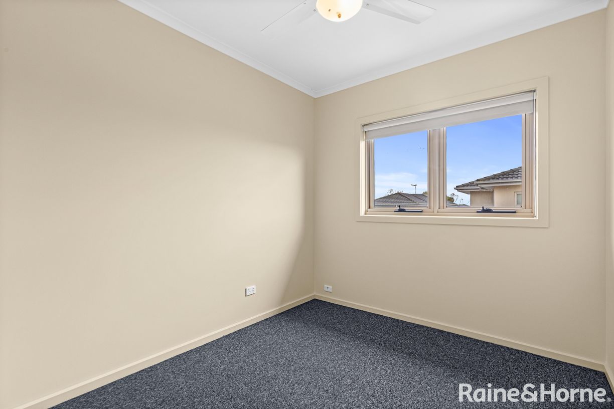 2/91 Rokewood Crescent — photo 6 of 11