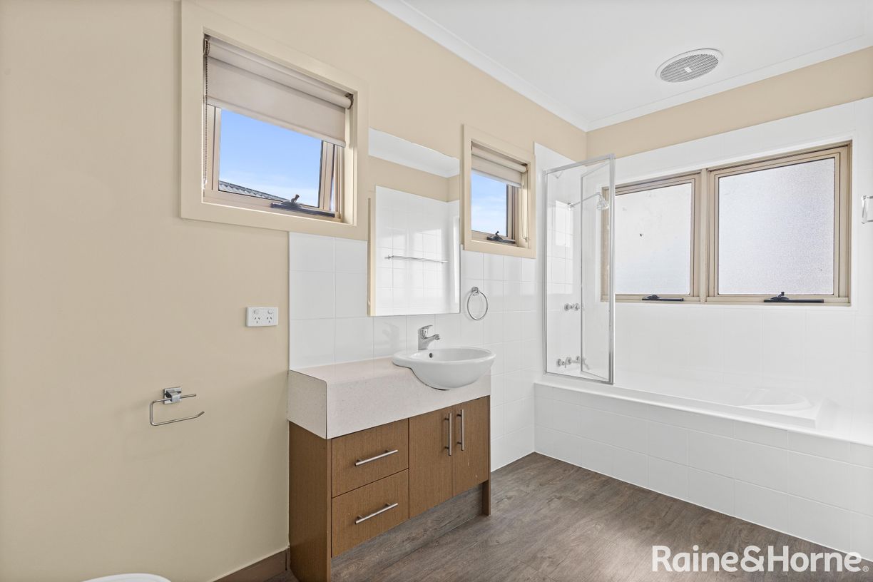 2/91 Rokewood Crescent — photo 7 of 11