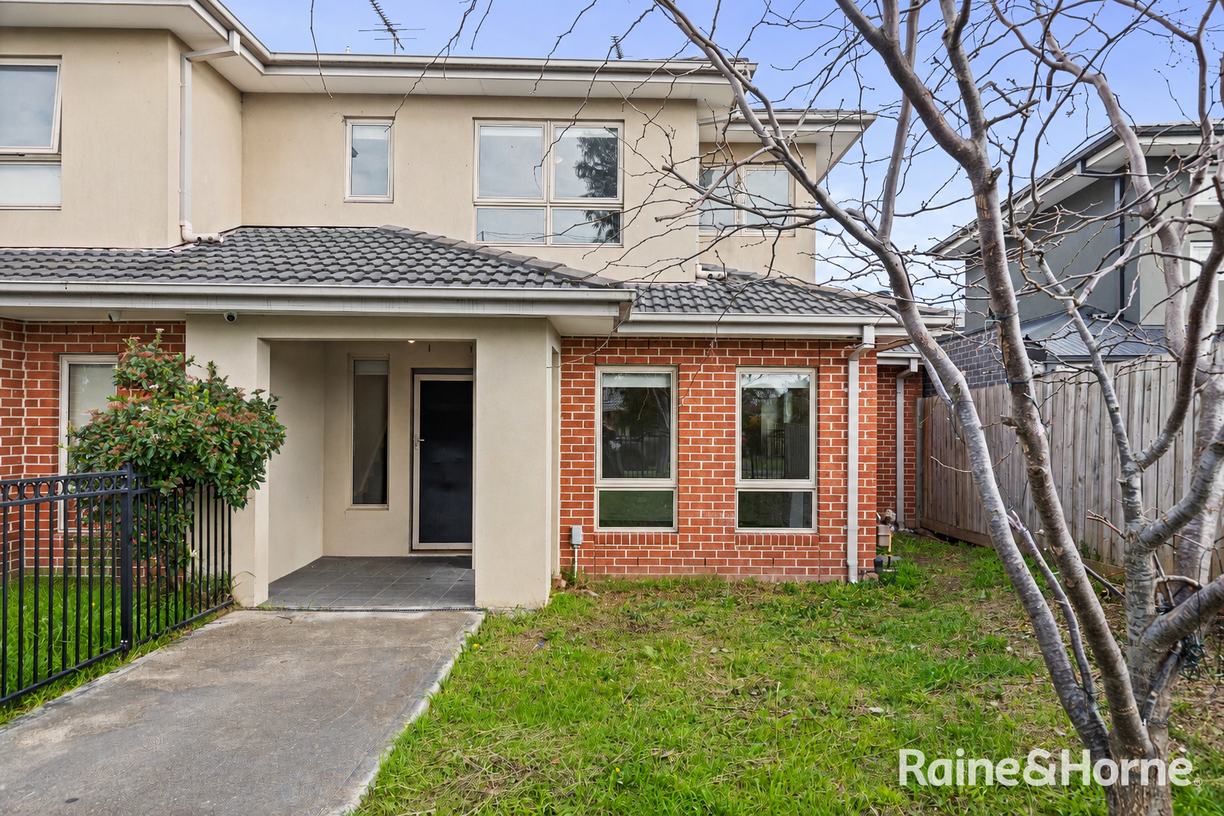 2/91 Rokewood Crescent — photo from Raine & Horne Roxburgh Park