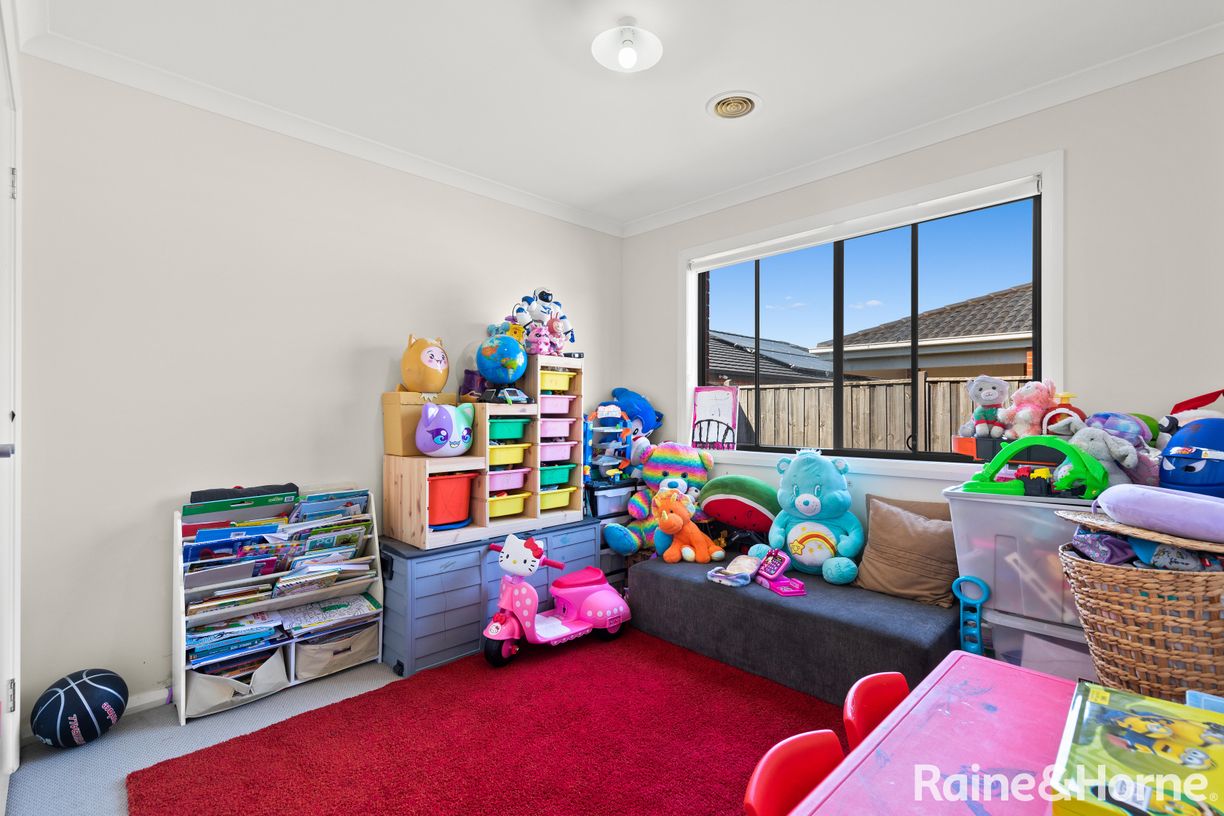 24 Bentham Street — photo 7 of 12