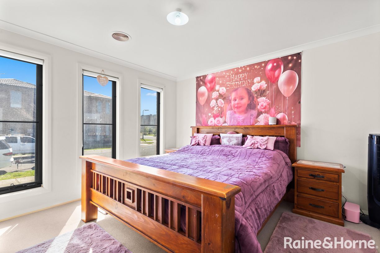 24 Bentham Street — photo 5 of 12