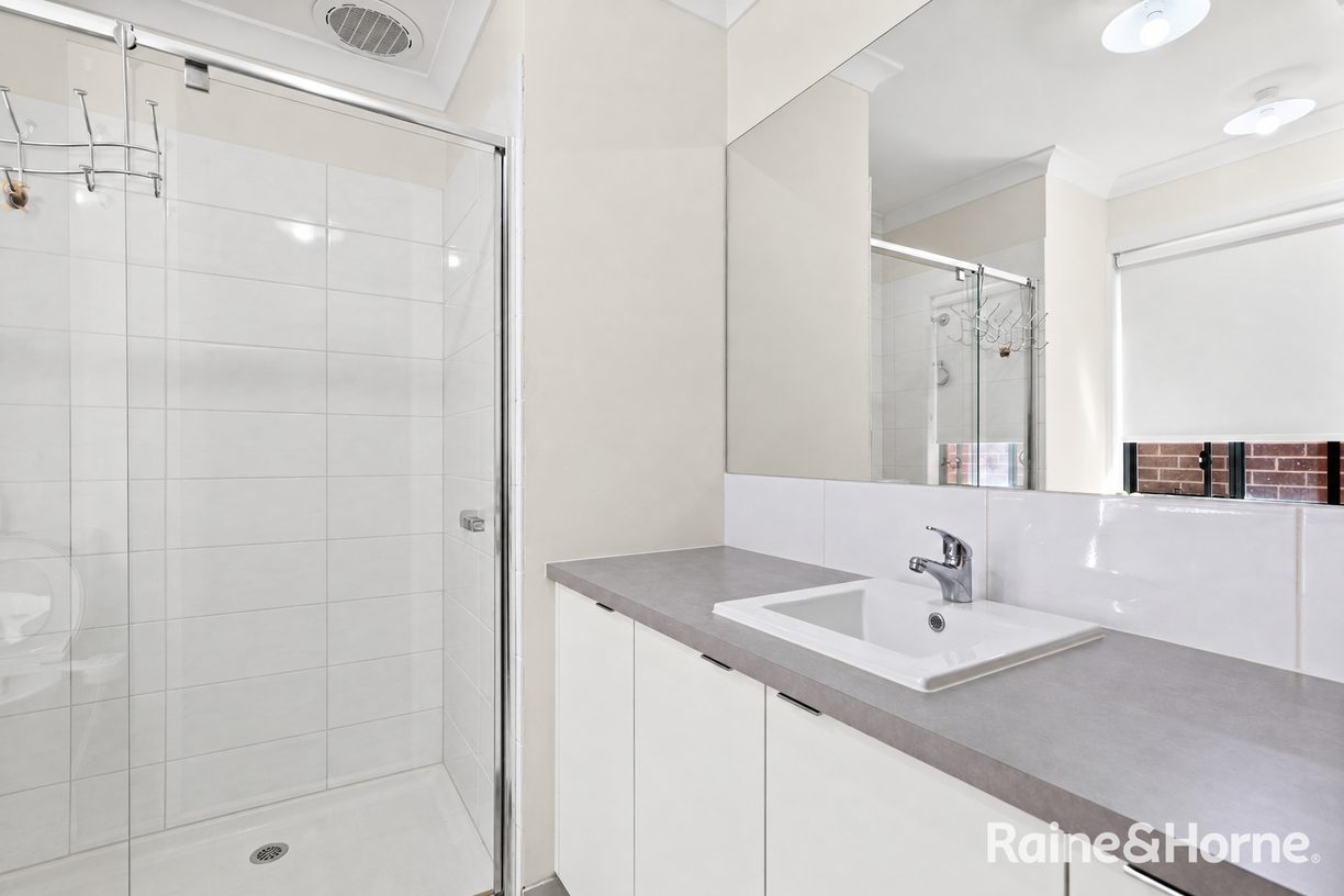 24 Bentham Street — photo 6 of 12