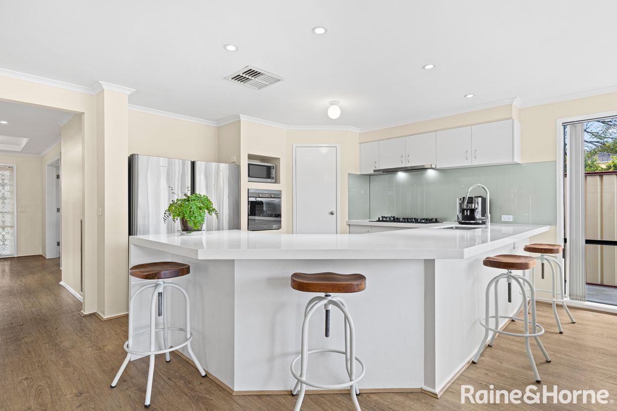 42 Lincolne Crescent — photo 7 of 23