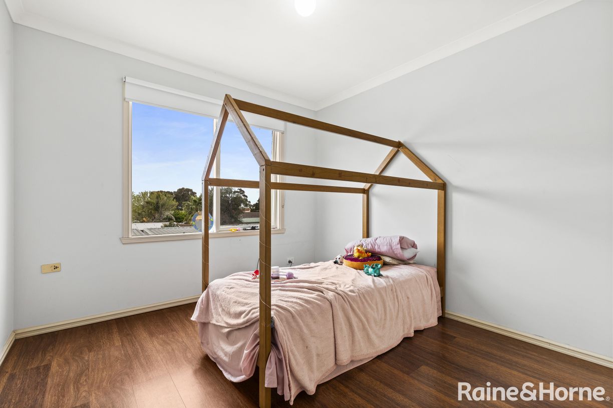 81 Rossiter Avenue — photo 9 of 11