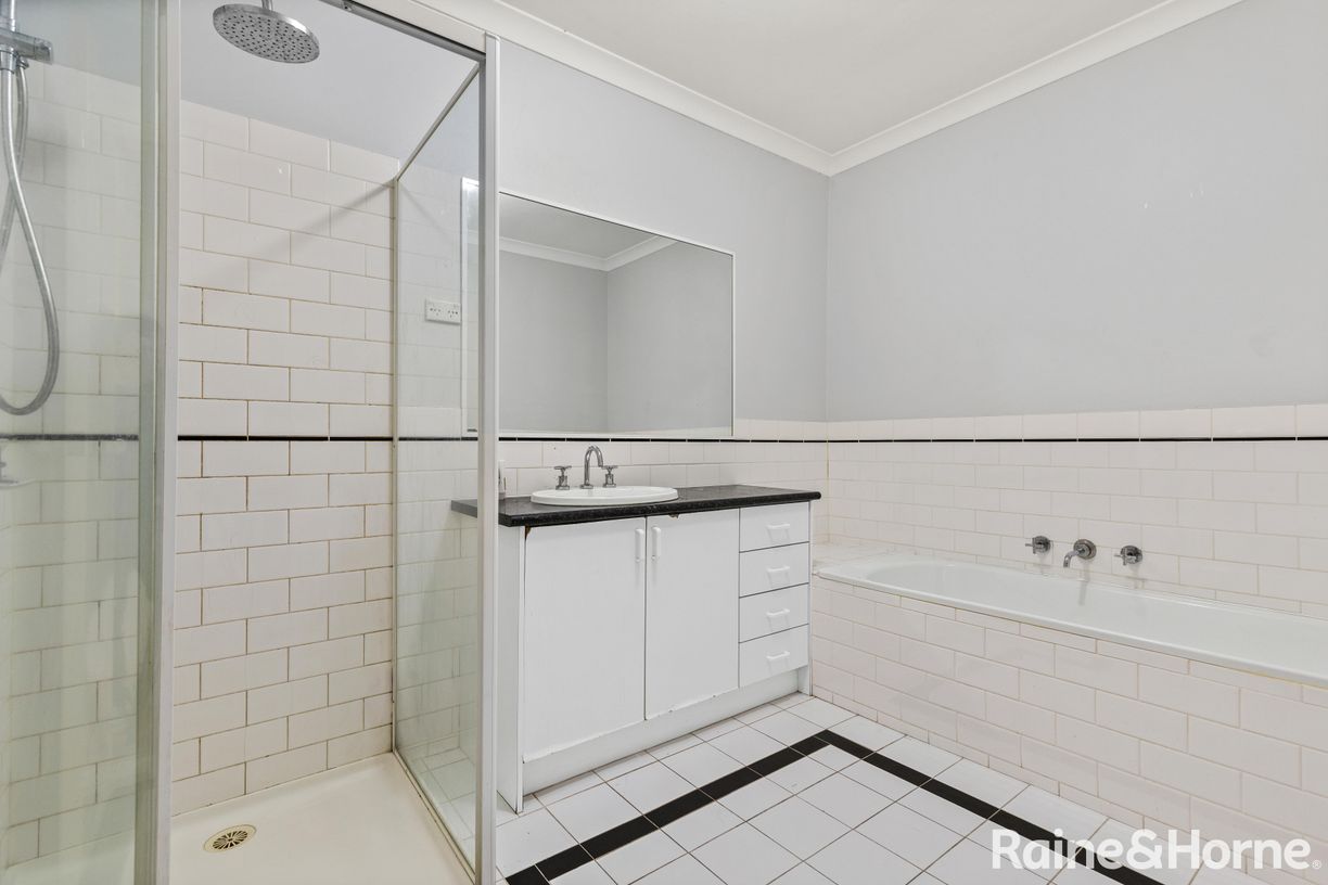 81 Rossiter Avenue — photo 10 of 11