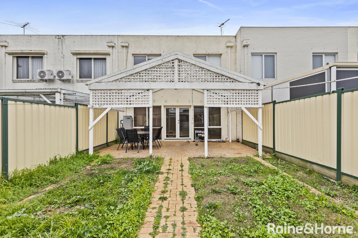 81 Rossiter Avenue — photo 11 of 11