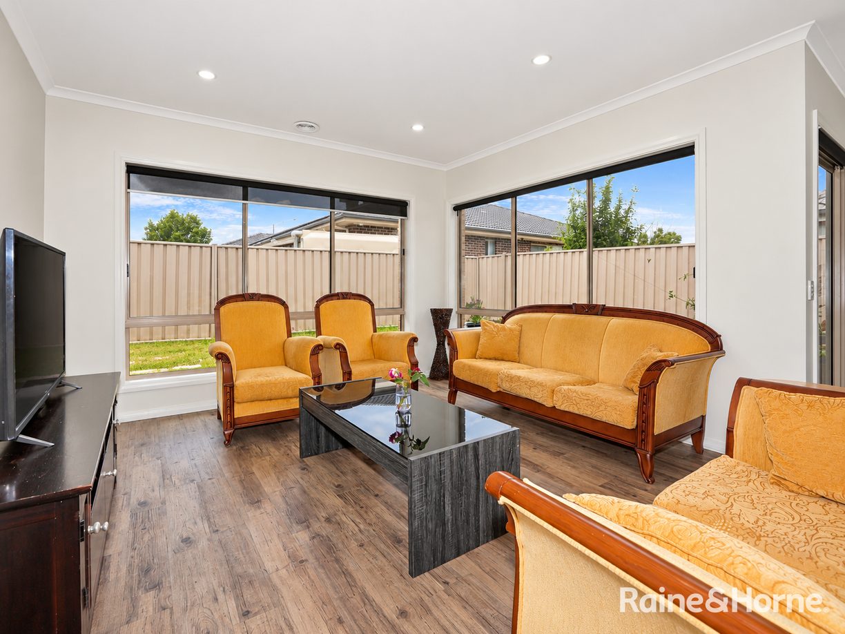 25 Discovery Close — photo 2 of 12