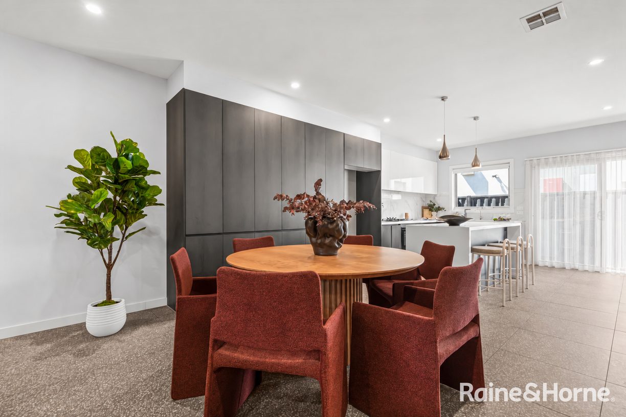 2/52 Warwick Road — photo 4 of 14