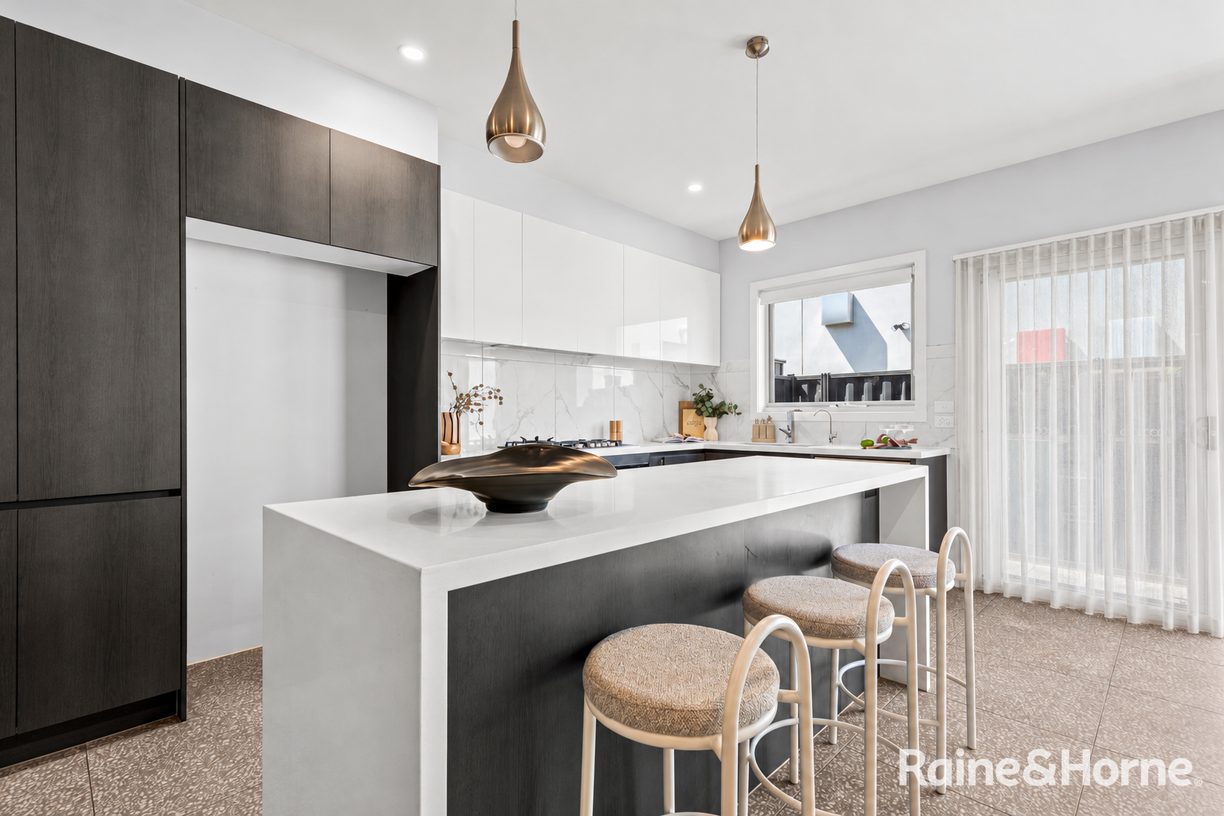 2/52 Warwick Road — photo 6 of 14