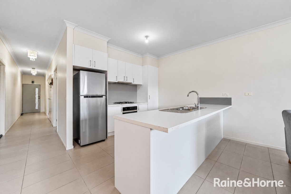 71 Sahi Crescent — photo 5 of 15