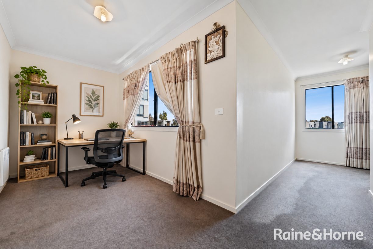 71 Sahi Crescent — photo 7 of 15