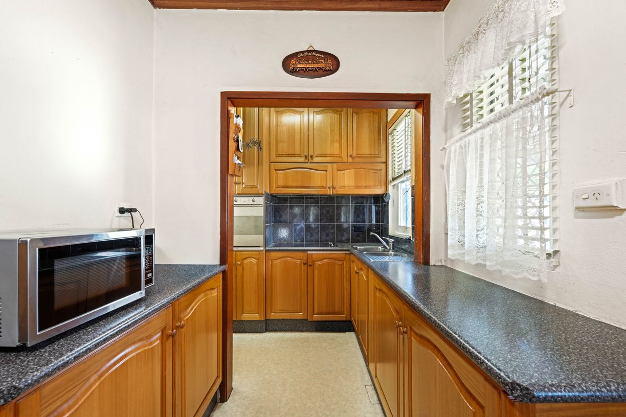 1 Brewer Street — photo 10 of 14