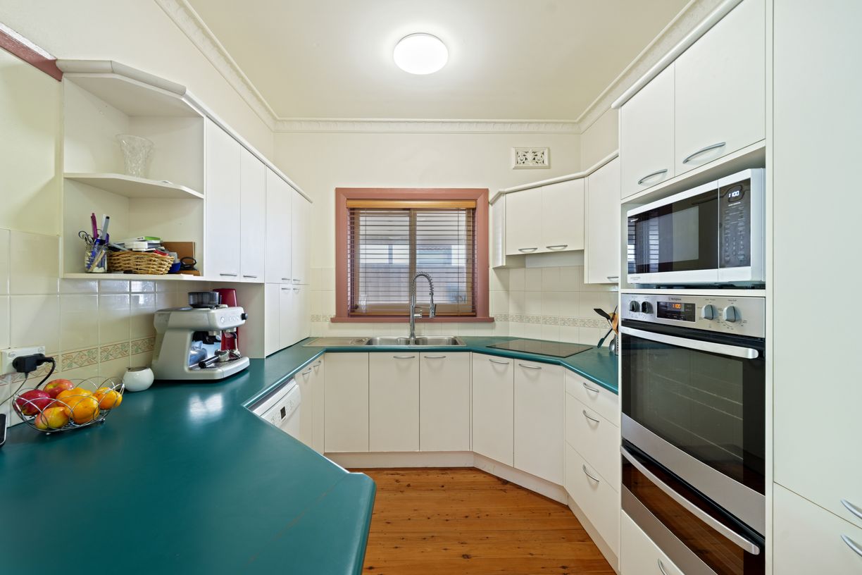 12 Bishop Street — photo 4 of 10