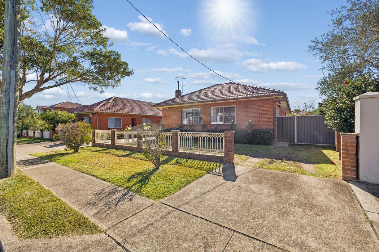 1 Wallace Street — photo from Raine & Horne Concord | Strathfield