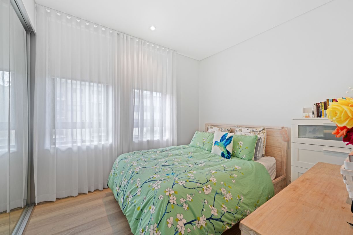 405/2 Northcote Street — photo 9 of 17