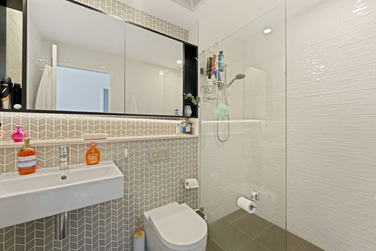 405/2 Northcote Street — photo 7 of 17