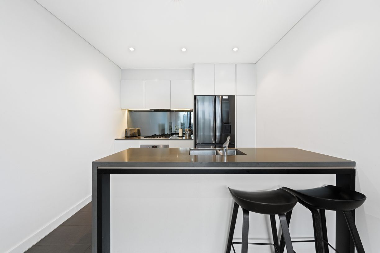 405/2 Northcote Street — photo 2 of 17