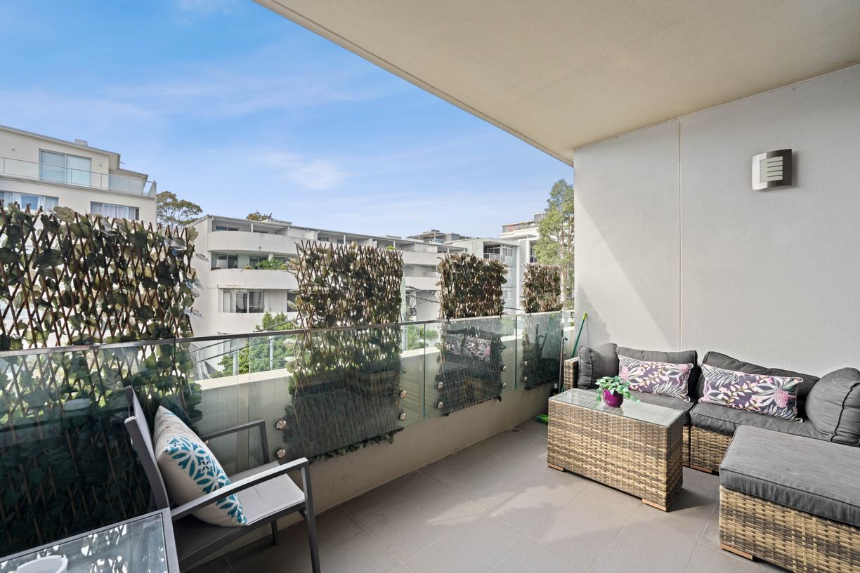405/2 Northcote Street — photo 4 of 17