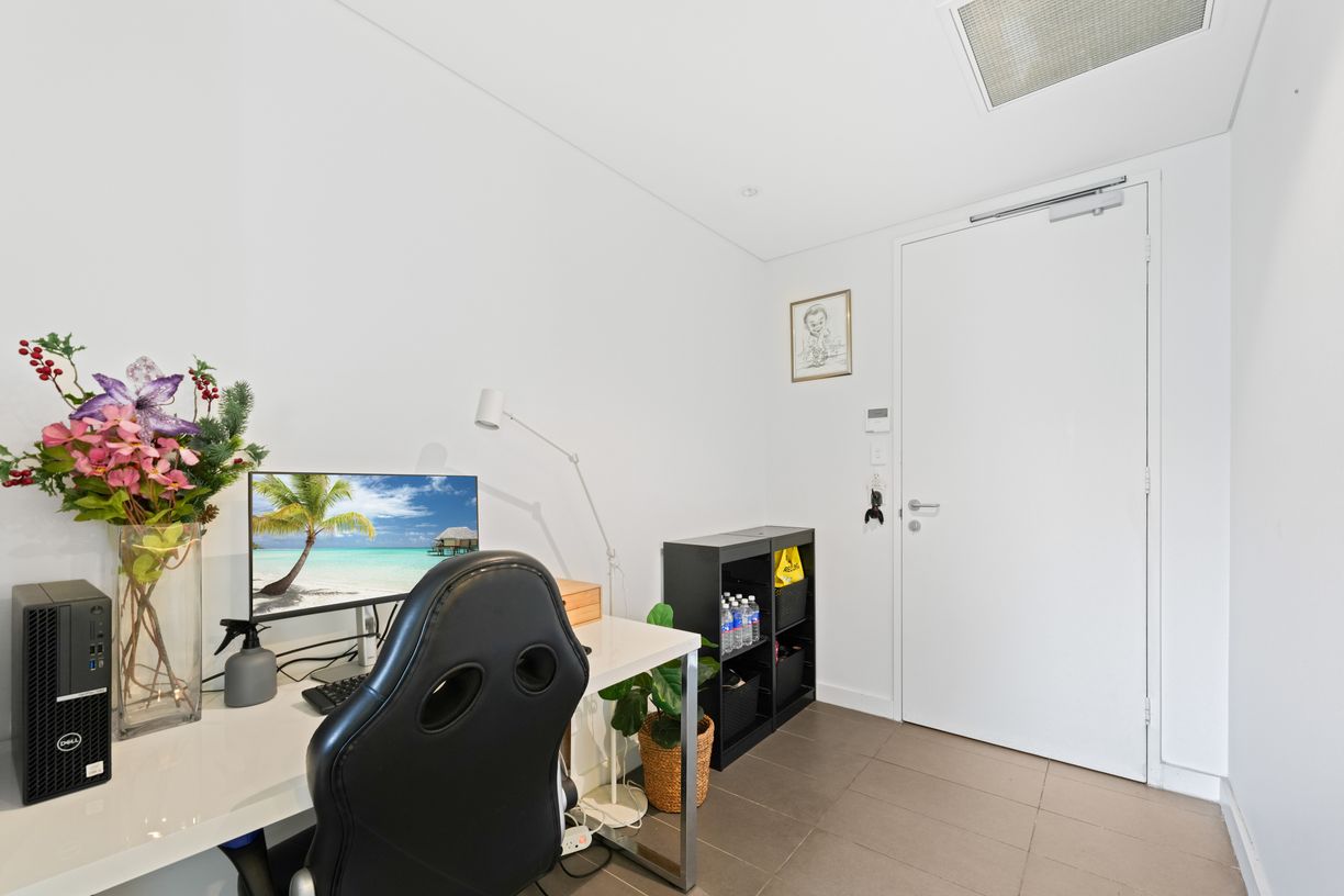 405/2 Northcote Street — photo 8 of 17