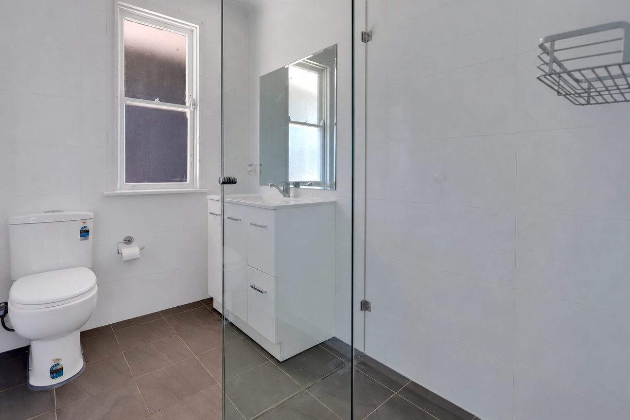 32 Wilkes Crescent — photo 7 of 8