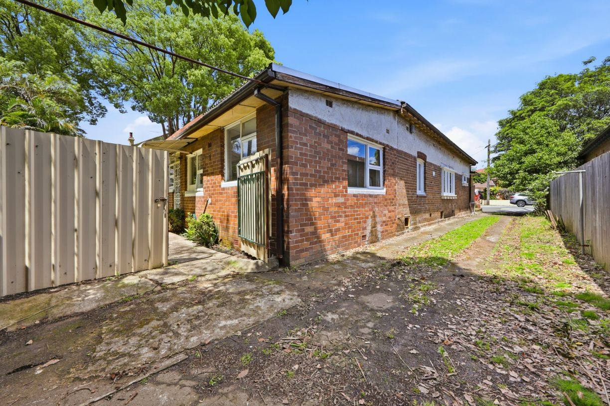 151 Elizabeth Street — photo 3 of 21