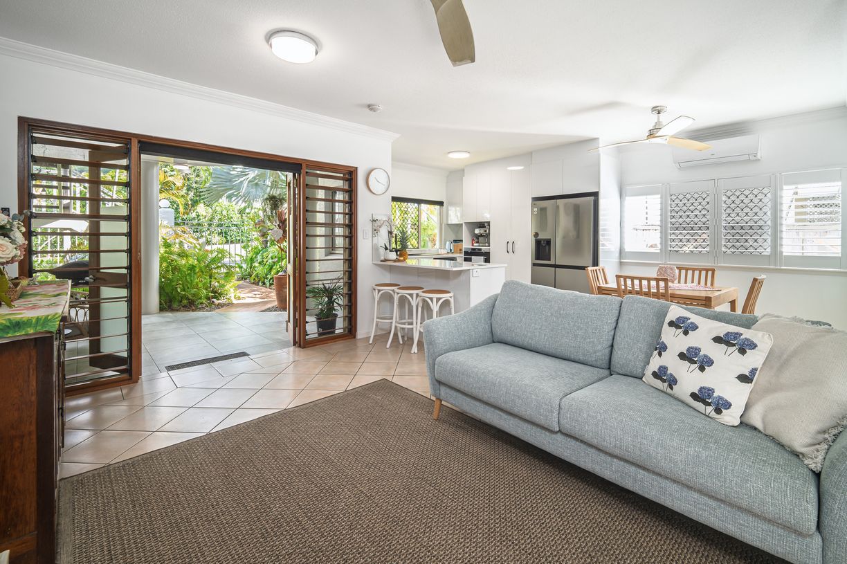 2/30 Oliva St — photo 7 of 21