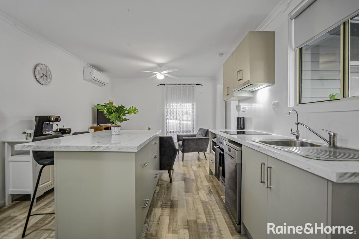 Cabin 30/4 Madsen St — photo 4 of 30
