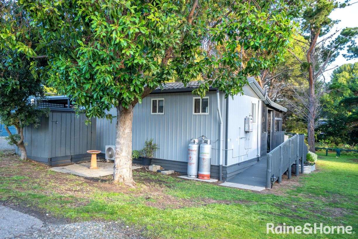 Cabin 30/4 Madsen St — photo 14 of 30