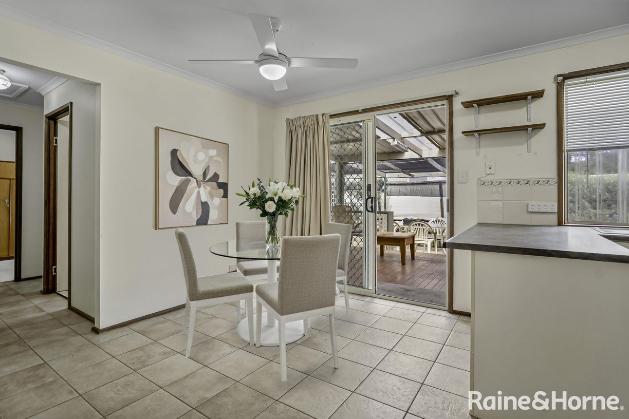 10/4 Madsen Street — photo 6 of 30