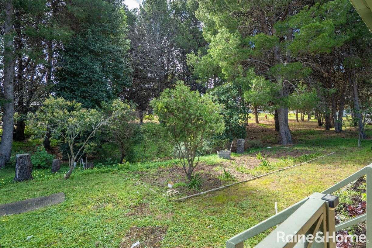 10/4 Madsen Street — photo 16 of 30