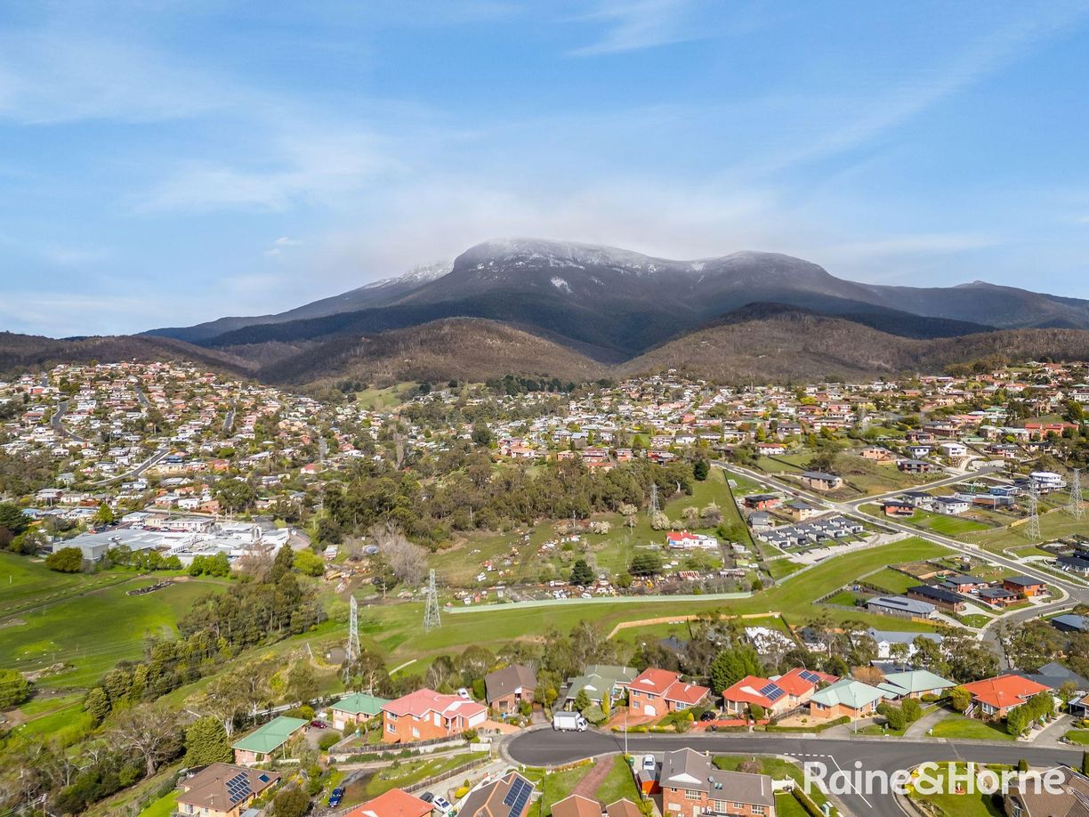18 Kiewa Rise — photo 2 of 17