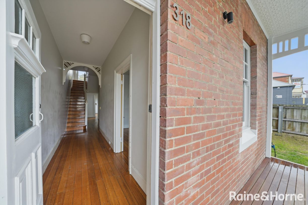 318 Elizabeth Street — photo 2 of 24