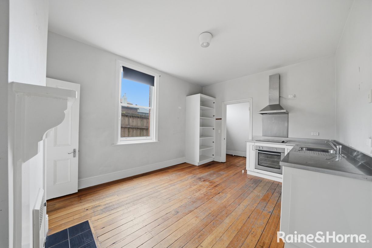 318 Elizabeth Street — photo 3 of 24