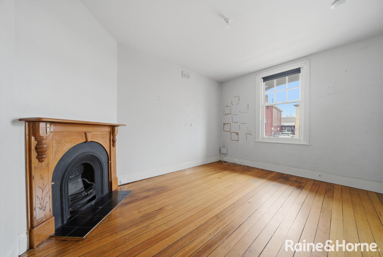 318 Elizabeth Street — photo 5 of 24
