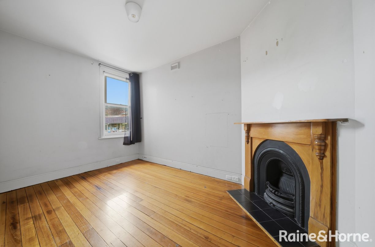 318 Elizabeth Street — photo 7 of 24