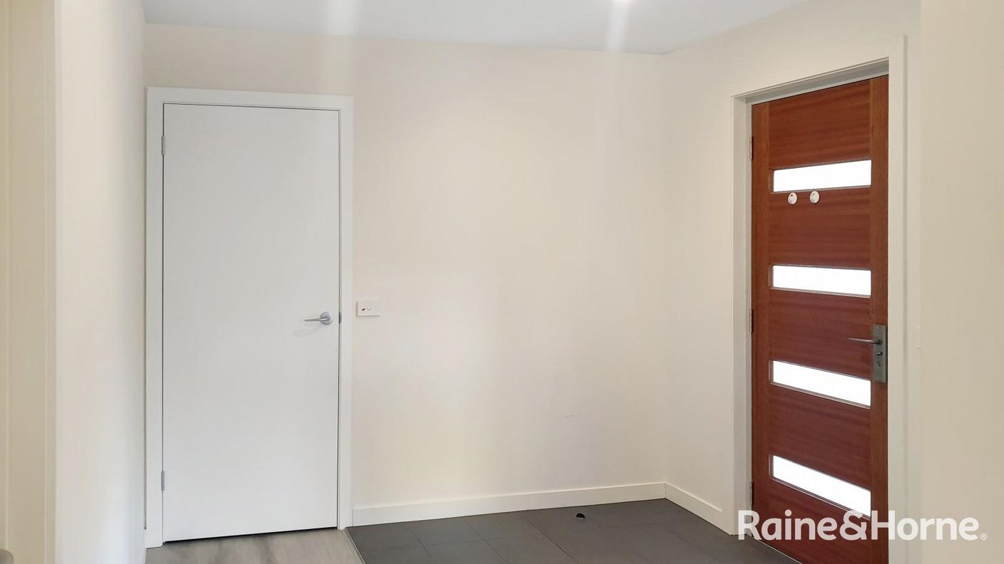 2/29 Thornbill Street — photo 3 of 17