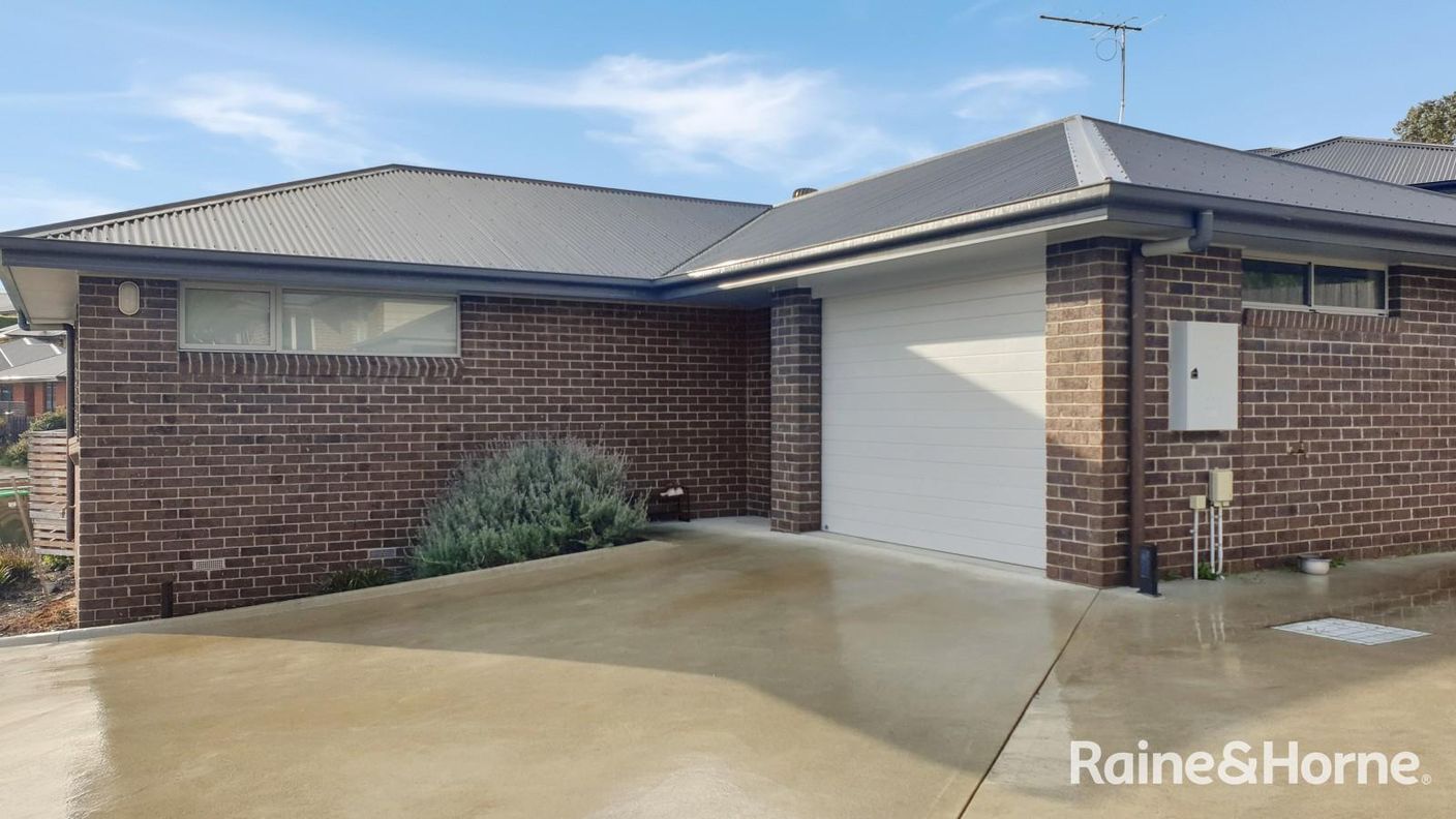 2/29 Thornbill Street — photo from Raine & Horne Eastern Shore