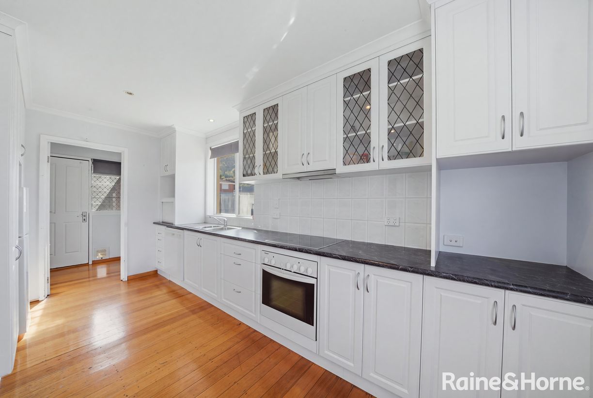 13 Landers Court — photo 2 of 16