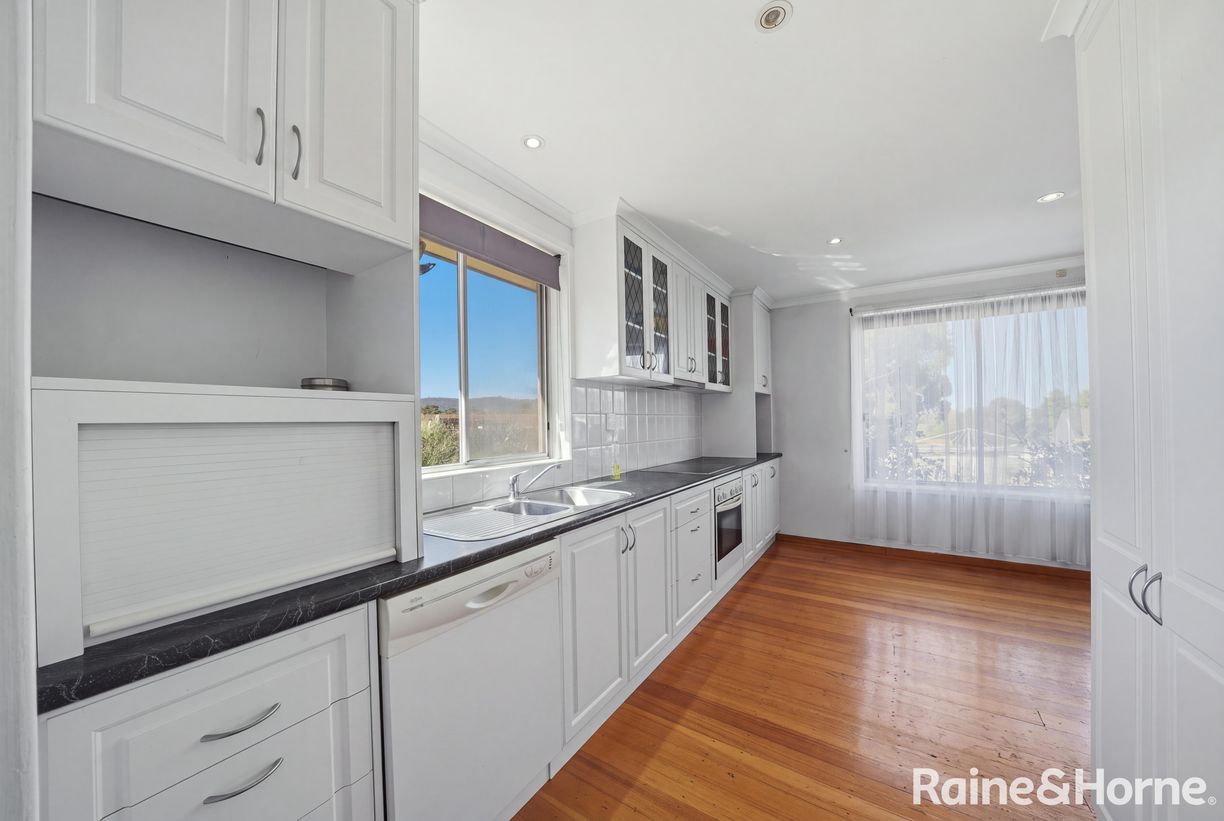 13 Landers Court — photo 3 of 16