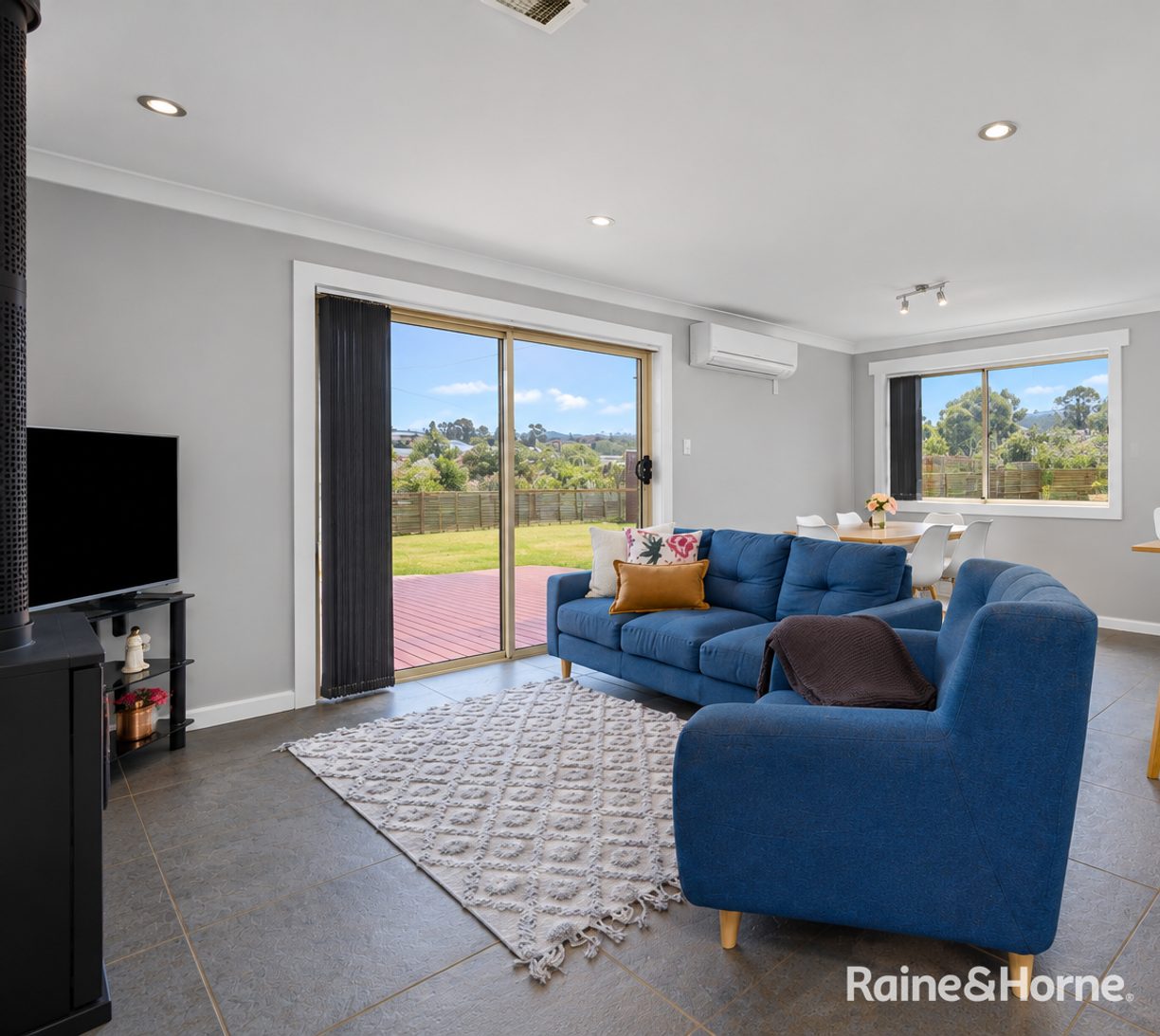 2 Dylan Street — photo 7 of 28