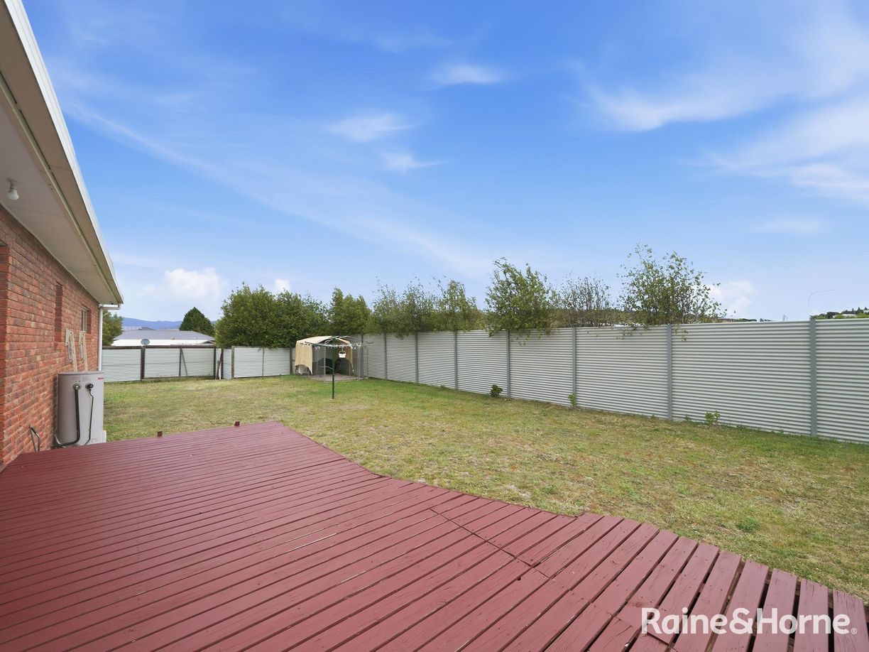 2 Dylan Street — photo 19 of 28