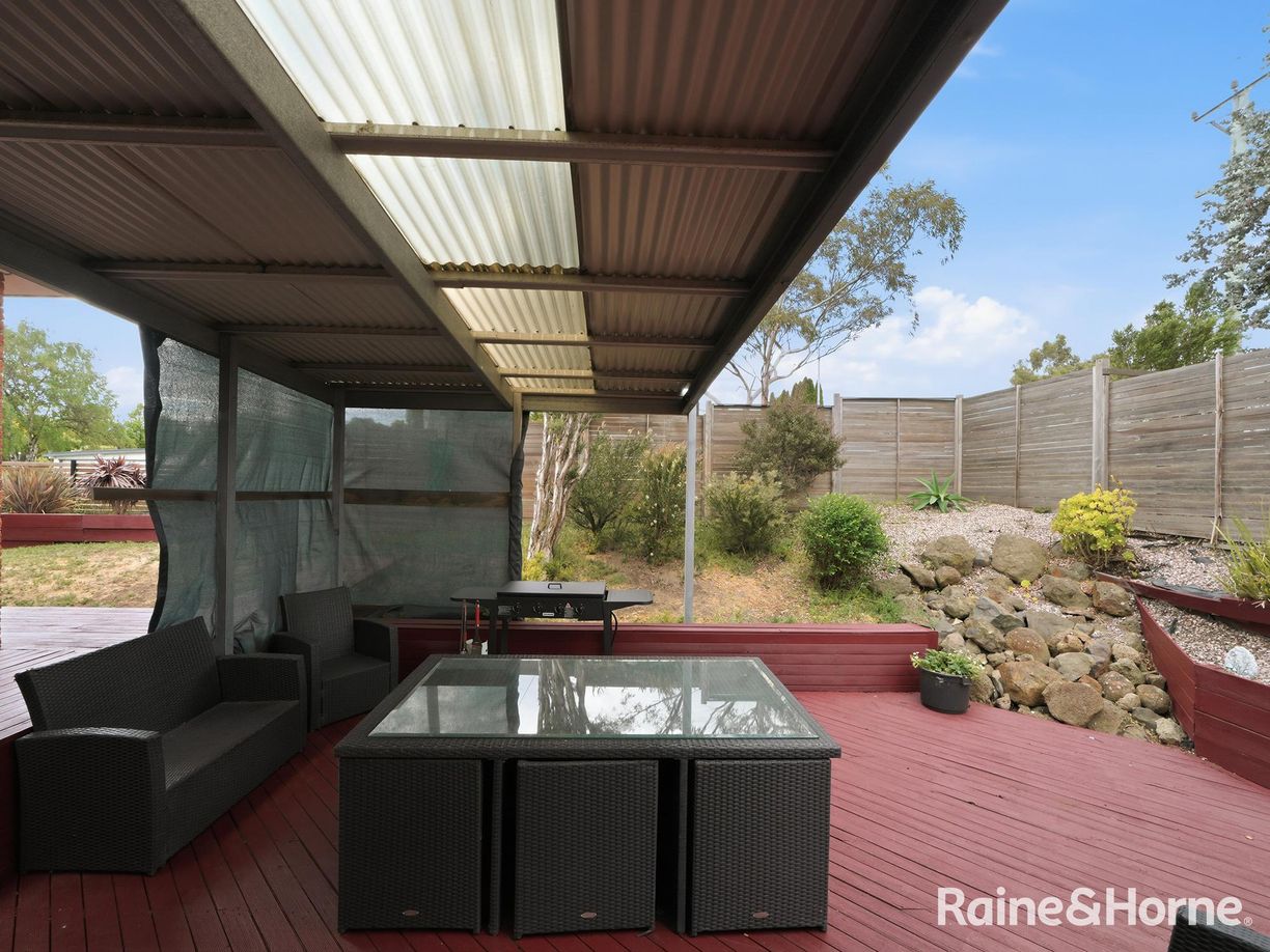 2 Dylan Street — photo 17 of 28