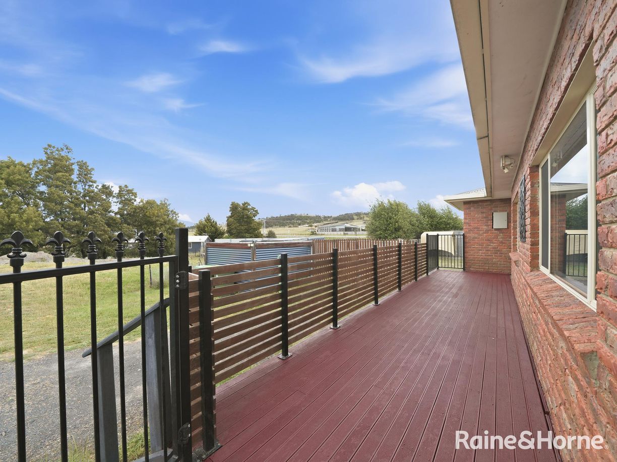 2 Dylan Street — photo 18 of 28