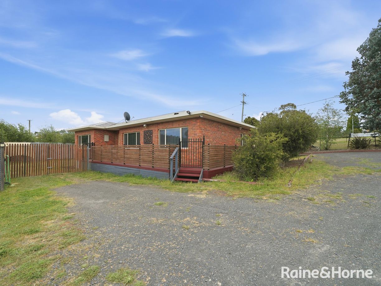 2 Dylan Street — photo 22 of 28