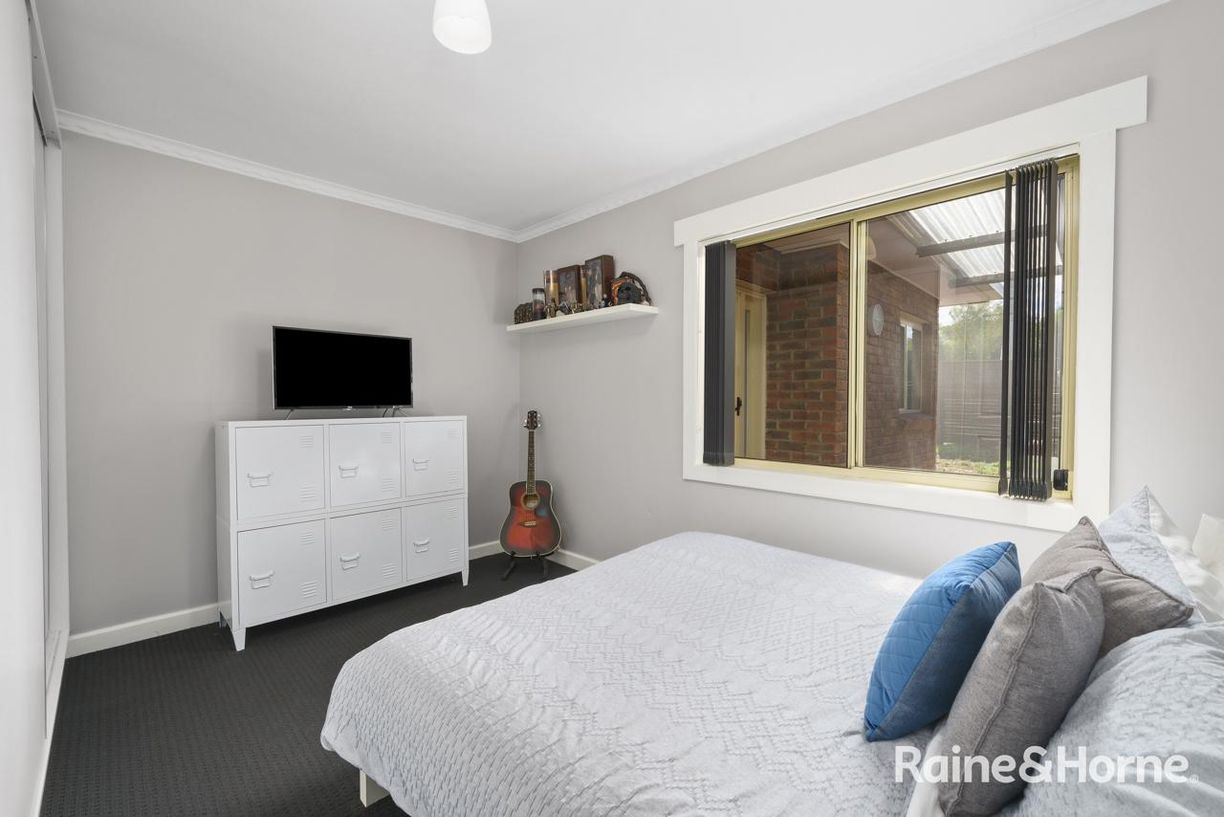 2 Dylan Street — photo 14 of 28