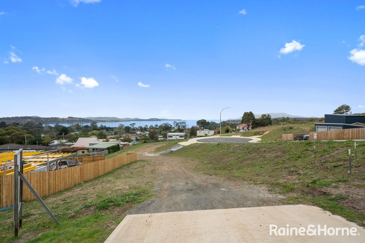 14 Mary Street — photo from Raine & Horne Sorell