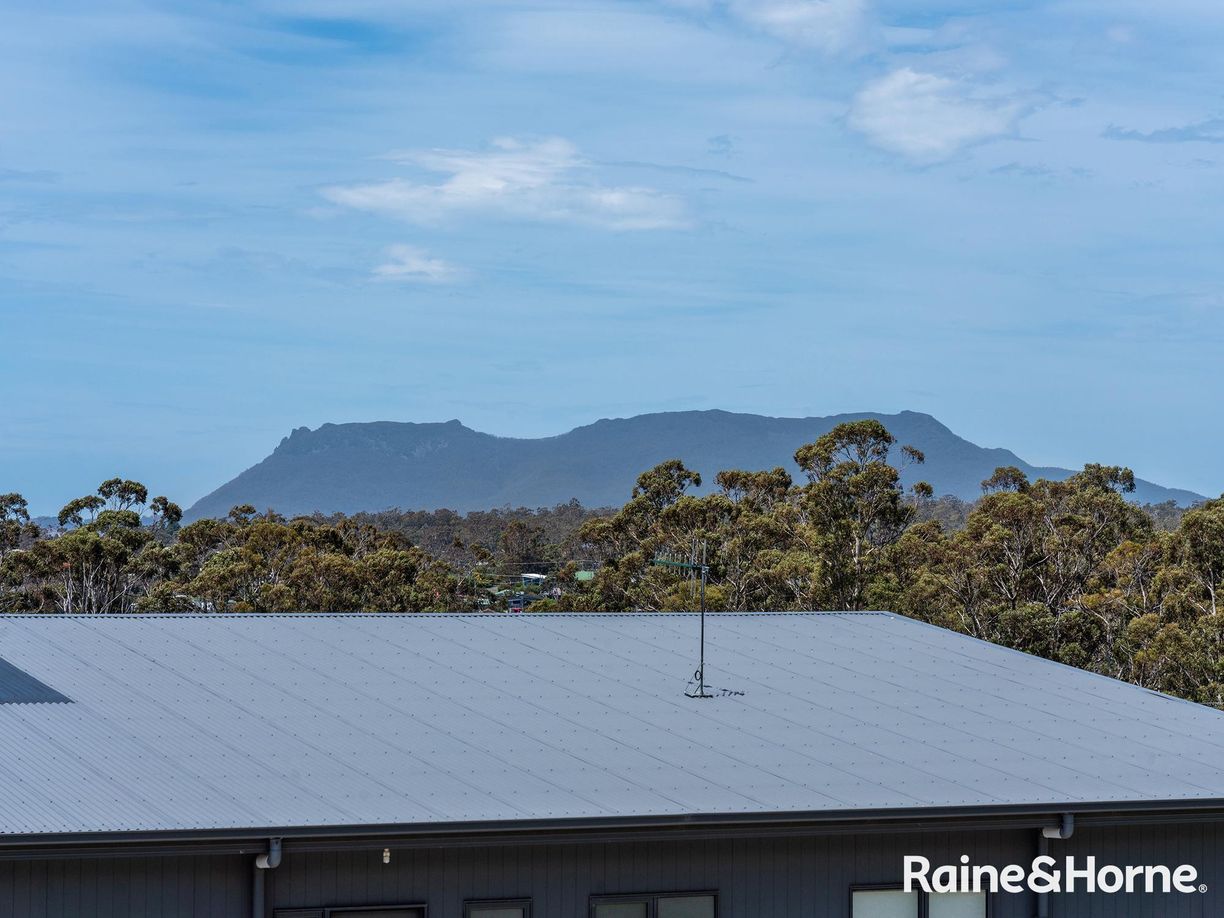 10 Sea View Crescent — photo 7 of 14
