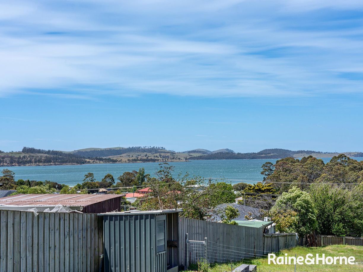 10 Sea View Crescent — photo 8 of 14